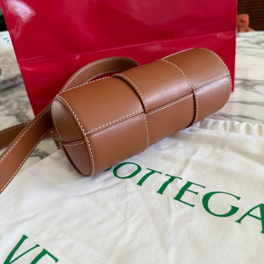 Bottega Veneta 741561‎ Urban Stitch Leather Barrel Bag Brown Crossbody
